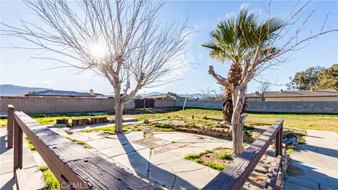 Exterior - 22993 Eyota, Apple Valley, CA 92308 photo 9 of 10