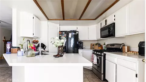 Kitchen - 22993 Eyota, Apple Valley, CA 92308 photo 2 of 4