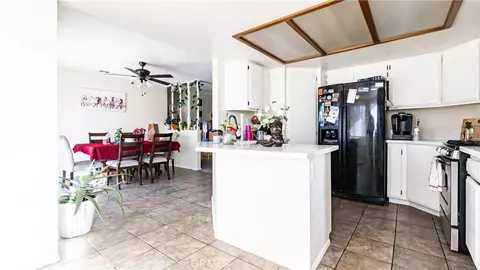 Kitchen - 22993 Eyota, Apple Valley, CA 92308 photo 3 of 4
