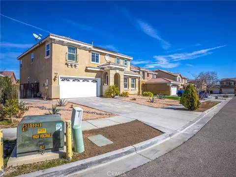 Exterior - 14068 Gold St, Hesperia, CA 92344 photo 3 of 13