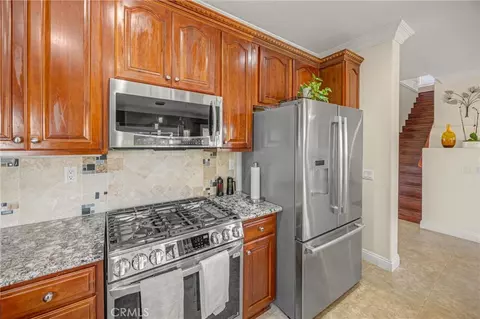 Kitchen - 14068 Gold St, Hesperia, CA 92344 photo 3 of 3