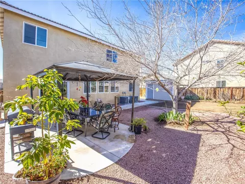 Exterior - 14068 Gold St, Hesperia, CA 92344 photo 11 of 13