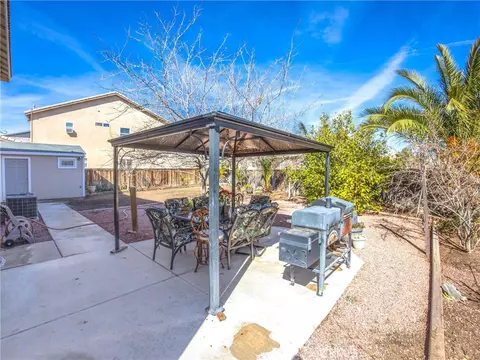 Exterior - 14068 Gold St, Hesperia, CA 92344 photo 10 of 13