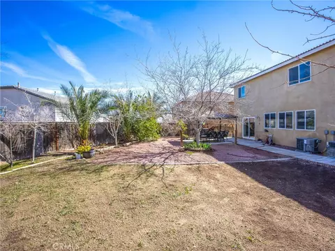 Exterior - 14068 Gold St, Hesperia, CA 92344 photo 9 of 13