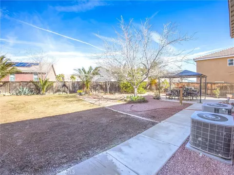 Exterior - 14068 Gold St, Hesperia, CA 92344 photo 6 of 13