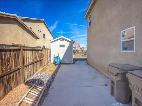 Exterior - 14068 Gold St, Hesperia, CA 92344 photo 12 of 13