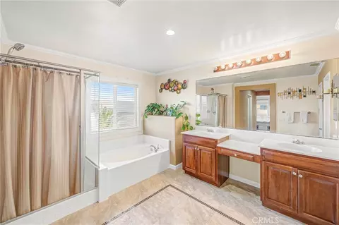 Bath - 14068 Gold St, Hesperia, CA 92344 photo 2 of 4