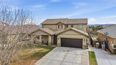 13855 Jackson St, Oak Hills, CA 92344