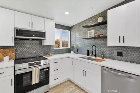 Kitchen - 14344 Central Rd, Apple Valley, CA 92307 photo 5 of 7