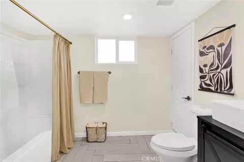 Bath - 14344 Central Rd, Apple Valley, CA 92307 photo 2 of 7