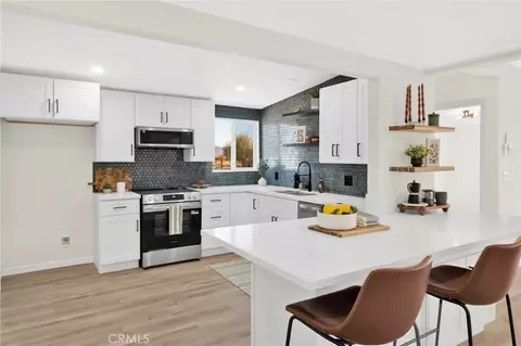 Kitchen - 14344 Central Rd, Apple Valley, CA 92307 photo 2 of 7