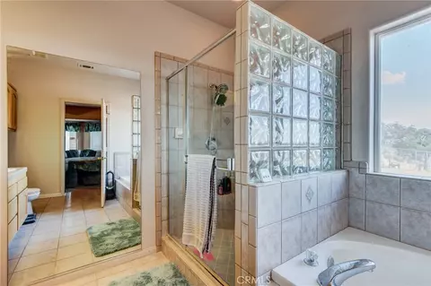 Bath - 8605 Cantel Ct, Oak Hills, CA 92344 photo 2 of 7
