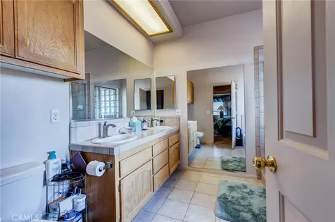 Bath - 8605 Cantel Ct, Oak Hills, CA 92344 photo 1 of 7