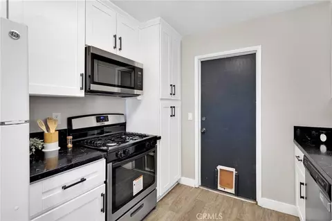 Kitchen - 10616 Jamul, Apple Valley, CA 92308 photo 2 of 3