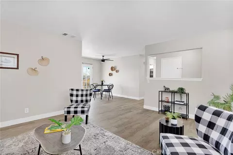 Living - 10616 Jamul, Apple Valley, CA 92308 photo 2 of 3