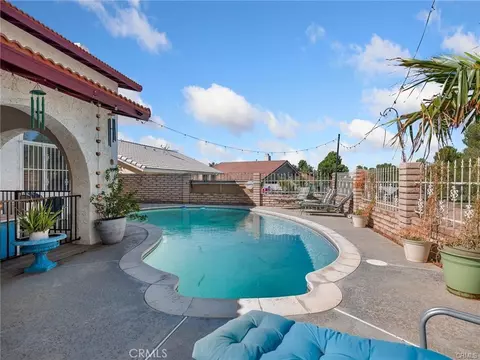 Exterior - 13916 Burning Tree Dr, Victorville, CA 92395 photo 1 of 9
