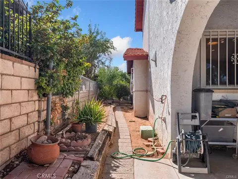 Exterior - 13916 Burning Tree Dr, Victorville, CA 92395 photo 6 of 9