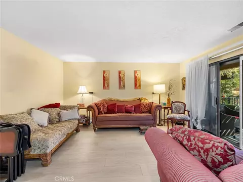 Living - 19103 Frances, Apple Valley, CA 92308 photo 3 of 3