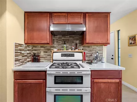 Kitchen - 19103 Frances, Apple Valley, CA 92308 photo 4 of 4