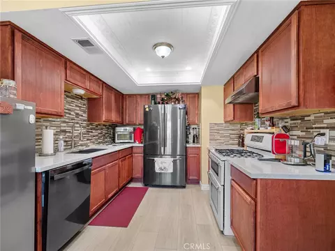 Kitchen - 19103 Frances, Apple Valley, CA 92308 photo 2 of 4