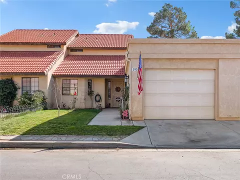 Exterior - 19103 Frances, Apple Valley, CA 92308 photo 2 of 9