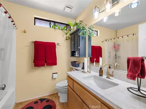 Bath - 19103 Frances, Apple Valley, CA 92308 photo 4 of 4
