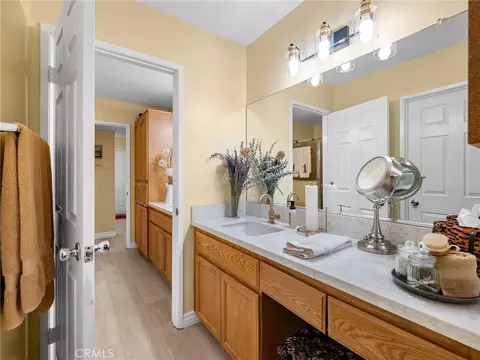 Bath - 19103 Frances, Apple Valley, CA 92308 photo 3 of 4