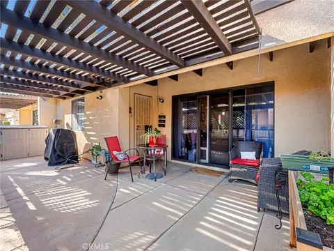 Exterior - 19103 Frances, Apple Valley, CA 92308 photo 7 of 9