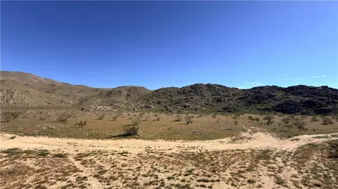 11311 La Mesa, Apple Valley, CA 92307