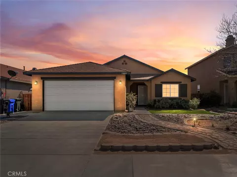 11893 Pepperwood St, Victorville, CA 92392