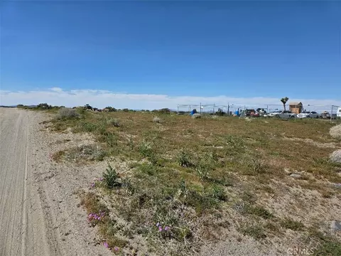 4454 Sandstone, Phelan, CA 92371 photo 3