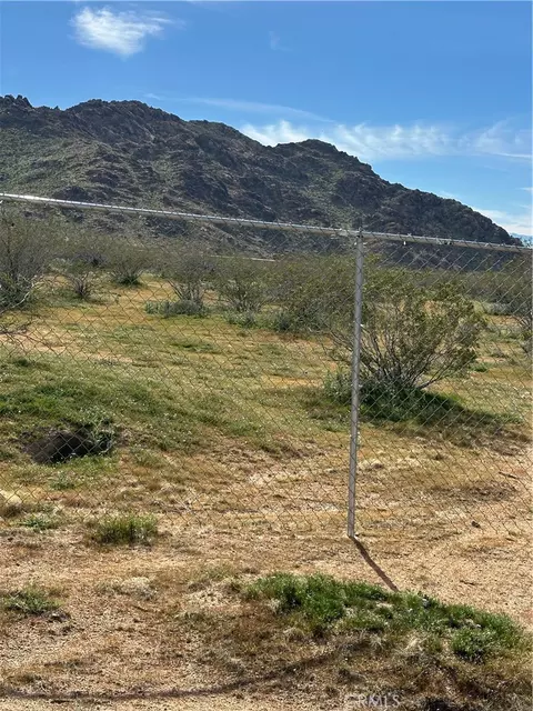 0 Chrysolite, Apple Valley, CA 92307 photo 5