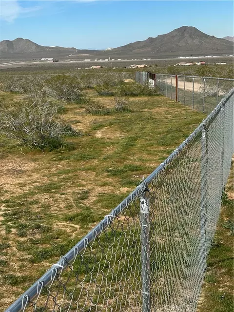 0 Chrysolite, Apple Valley, CA 92307 photo 4