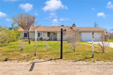 11591 Kiowa Rd, Apple Valley, CA 92308