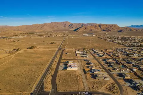 706 Outer Hwy 18 S, Apple Valley, CA 92307