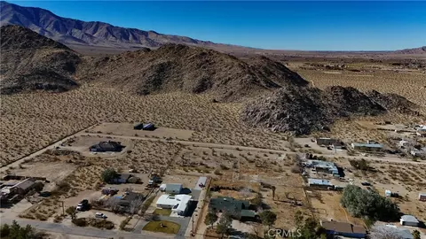 728 Red Butte Rd, Lucerne Valley, CA 92356