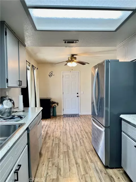 Kitchen - 16661 Central, Apple Valley, CA 92307 photo 2 of 3