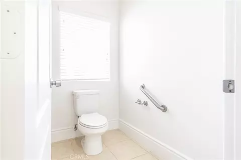 Bath - 16233 Ridge View Dr, Apple Valley, CA 92307 photo 8 of 15