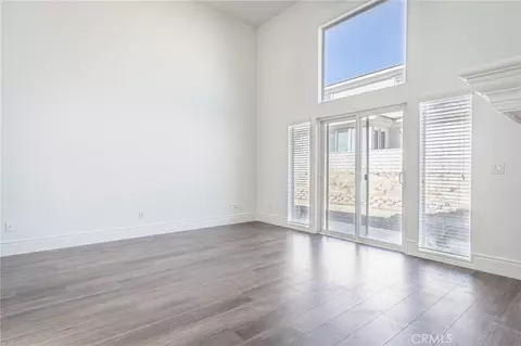 Living - 16233 Ridge View Dr, Apple Valley, CA 92307 photo 9 of 21