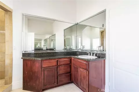 Bath - 16233 Ridge View Dr, Apple Valley, CA 92307 photo 14 of 15