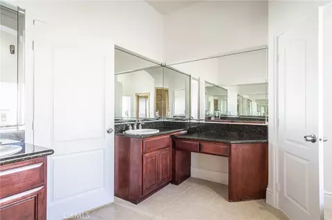 Bath - 16233 Ridge View Dr, Apple Valley, CA 92307 photo 15 of 15