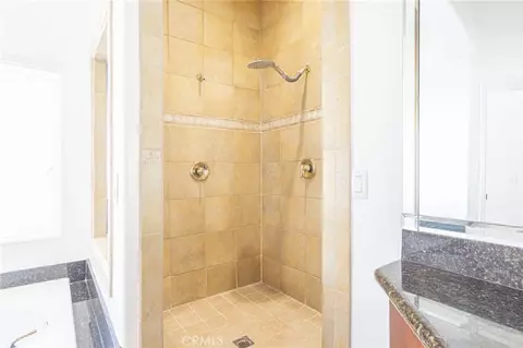 Bath - 16233 Ridge View Dr, Apple Valley, CA 92307 photo 13 of 15