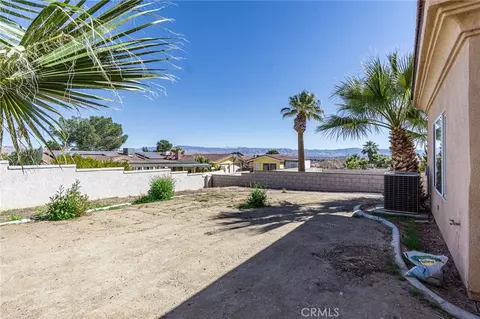Exterior - 16233 Ridge View Dr, Apple Valley, CA 92307 photo 3 of 4