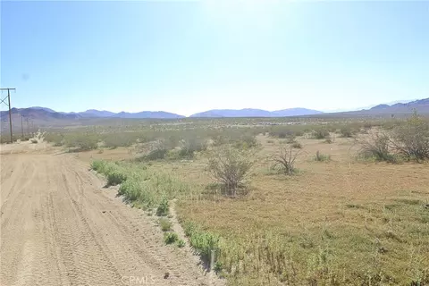 1 Kimshew Rd, Apple Valley, CA 92307
