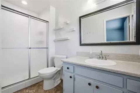 Bath - 15103 Wilson Ct, Apple Valley, CA 92307 photo 4 of 5