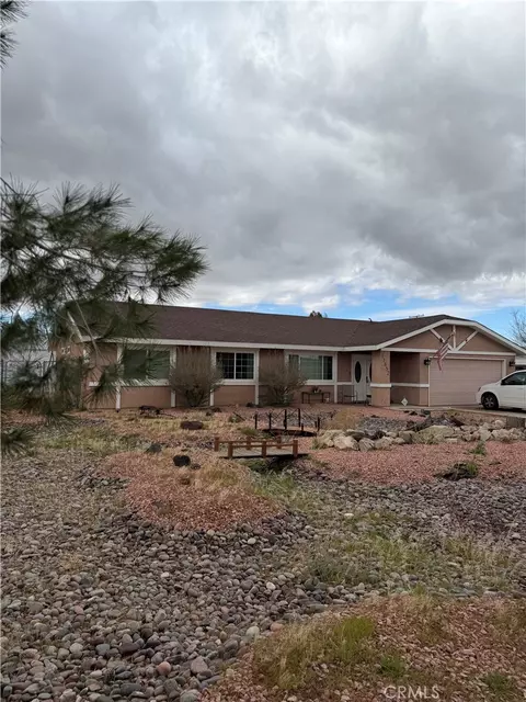 11852 Jamacha Rd, Apple Valley, CA 92308