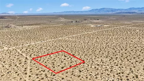 1 Off Green Mine Rock Rd, Lucerne Valley, CA 92356