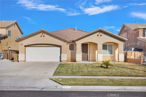 13720 Adams St, Oak Hills, CA 92344