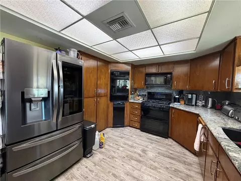 Kitchen - 800 S 1st, Barstow, CA 92311 photo 6 of 10