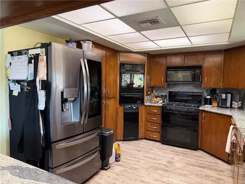 Kitchen - 800 S 1st, Barstow, CA 92311 photo 3 of 10
